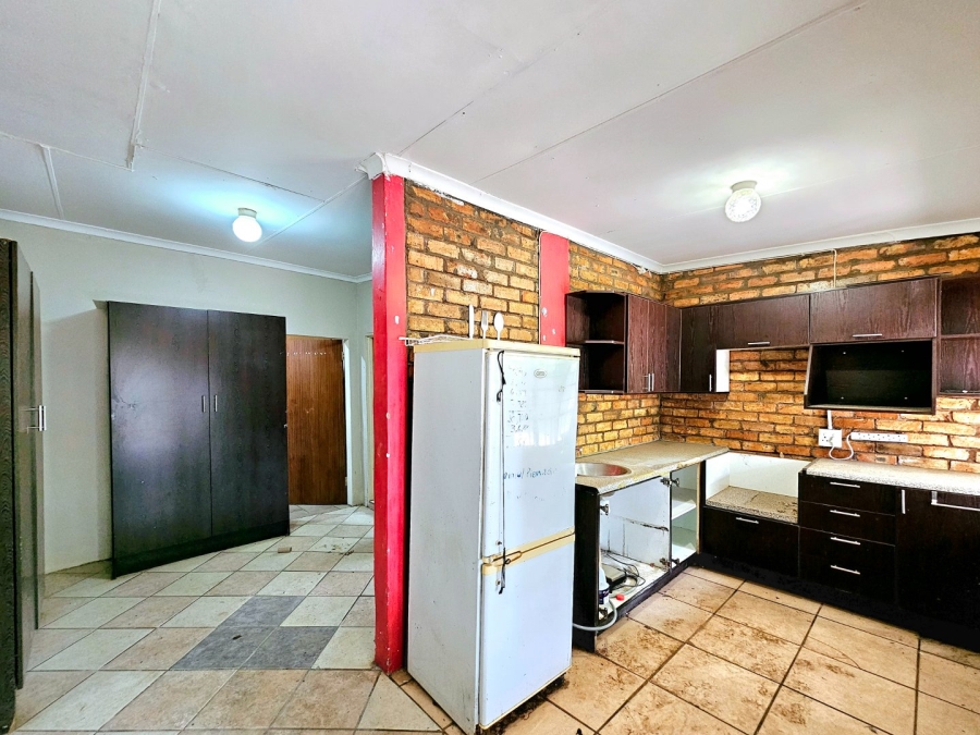 6 Bedroom Property for Sale in Bloemfontein Rural Free State